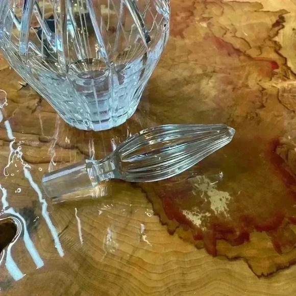 Lead Crystal Whisky Decanter Vintage 16" With Pointy Tip Stripped Rectangle
Desi - Picture 8 of 16